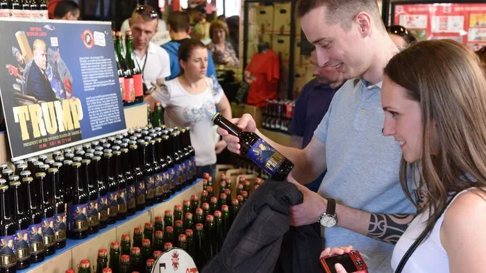 Vermarktet wird das Bier seit Anfang Mai im westukrainischen Lemberg (Lviv) als "Helles imperiales mexikanisches Bier mit Limette" von der Brauerei Pravda ("Wahrheit").