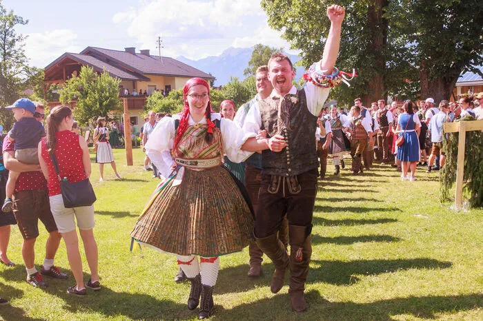 Klicken Sie sich hier durch weitere Fotos der Veranstaltung.