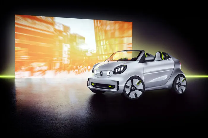 Seit 2017 ist smart in den USA, Kanada und Norwegen ausschließlich elektrisch unterwegs und wird auch in Europa bis 2020 vollständig auf batterieelektrischen Antrieb setzen. Der Rest der Welt soll kurz darauf folgen.