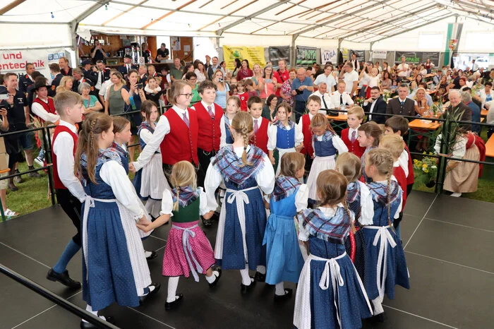 Tanzten beim Festakt auf die Kinder der VTG-Keutschach unter Leitung von Andrea Wutte.