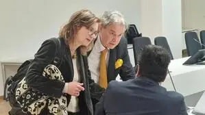 Am Mittwoch, 11. März 2026, hat am Wiener Landesgericht der Prozess gegen den Investor Danny K. begonnen, der im April 2025 festgenommen wurde und seither in der Justizanstalt (JA) Josefstadt in U-Haft sitzt. Die Anklage wirft dem 53-Jährigen schweren gewerbsmäßigen Betrug und Urkundenfälschung vor. 