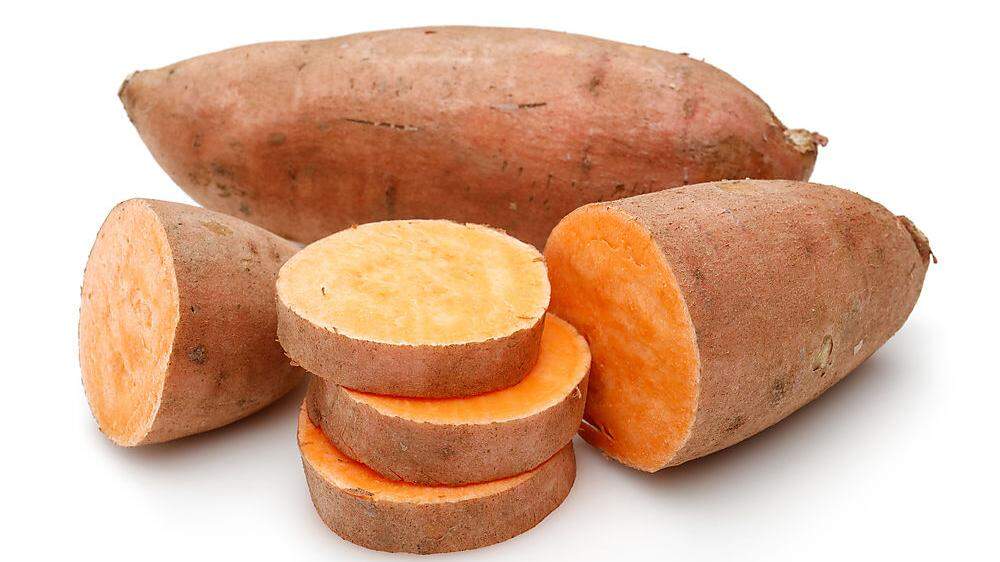 In Süßkartoffeln stecken wesentlich mehr Kohlenhydrate als in Kartoffeln
