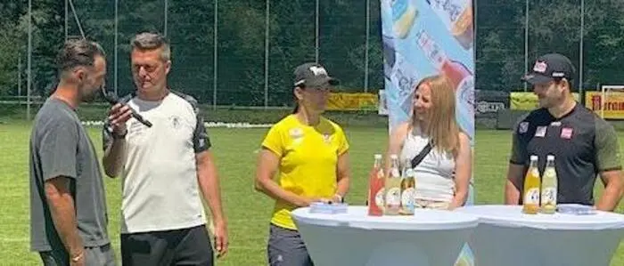 Prominente Gäste beim Fußballcamp