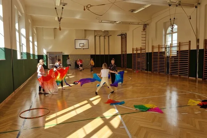 Beim Workshop "Manege frei" wurden verschiedenste Zirkuskunststücke einstudiert.