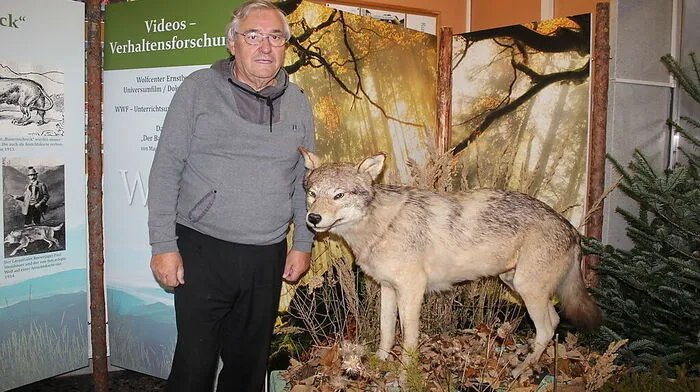 Arnold Heidtmann hat die Wanderausstellung vorbereitet.