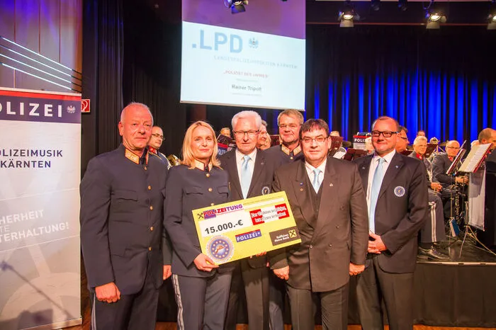 Von links: Stellvertretender Landespolizeikommandant Wolfgang Rauchegger, Landespolizeidirektorin Michaela Kohlweiß, Gendarmerie- und Polizeifreunde Ehrenpräsident Willibald Liberda, Generalsekretär Reinhold Hribernig und Vizepräsident Emanuel Dovjak