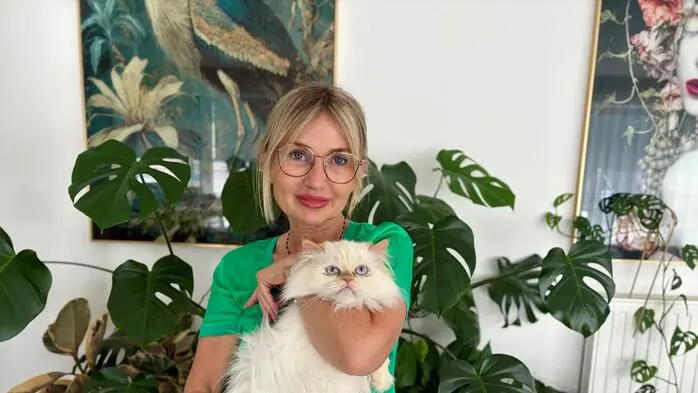 Katharina Beserowicz mit Kater Blue. Ihre Haustiere geben ihr Kraft