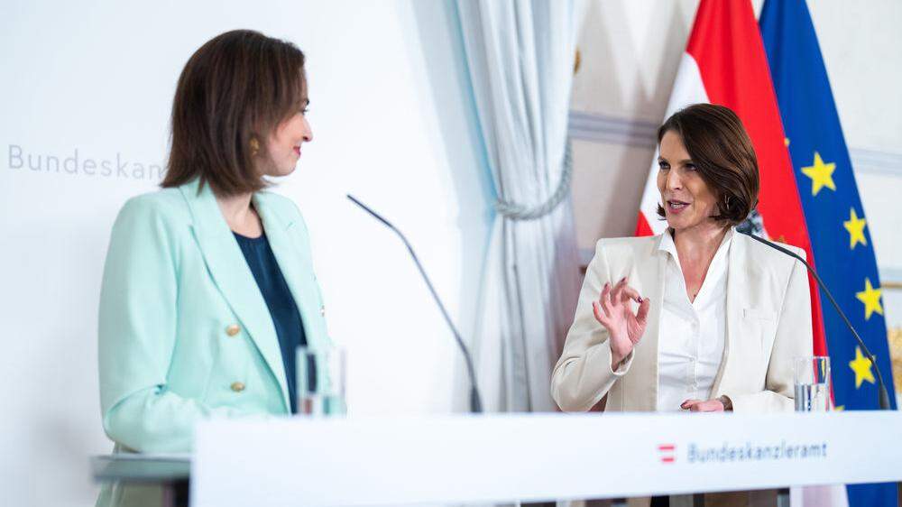 Nicht immer einer Meinung: Justizministerin Alma Zadić (Grüne) und Verfassungsministerin Karoline Edtstadler (ÖVP)