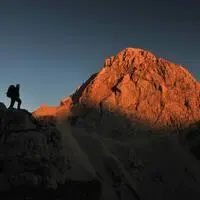 Der Alpinist wurde von herabfallenden Steinen getroffen (Archivbild)