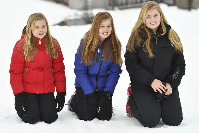 So groß sind sie mittlerweile: Die Töchter Ariane (9), Alexia (11) und Catherina-Amalia (12).
