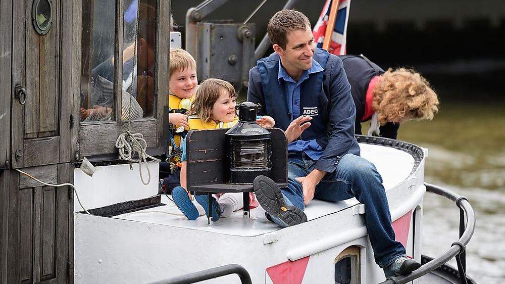 Abschied auf der Themse: Brendan Cox und die beiden Kinder Cuillin und Lejla