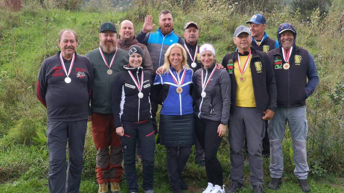 Franz Reinprecht, Clemens Obkircher, Christian Wieser, Melissa Reinprecht, Ulrich Janout, Karin Warbinek, Peter Niederegger, Sabrina Stemberger, Harald Niederegger, Harald Mühlburger, Alfred Mühlburger (von links)