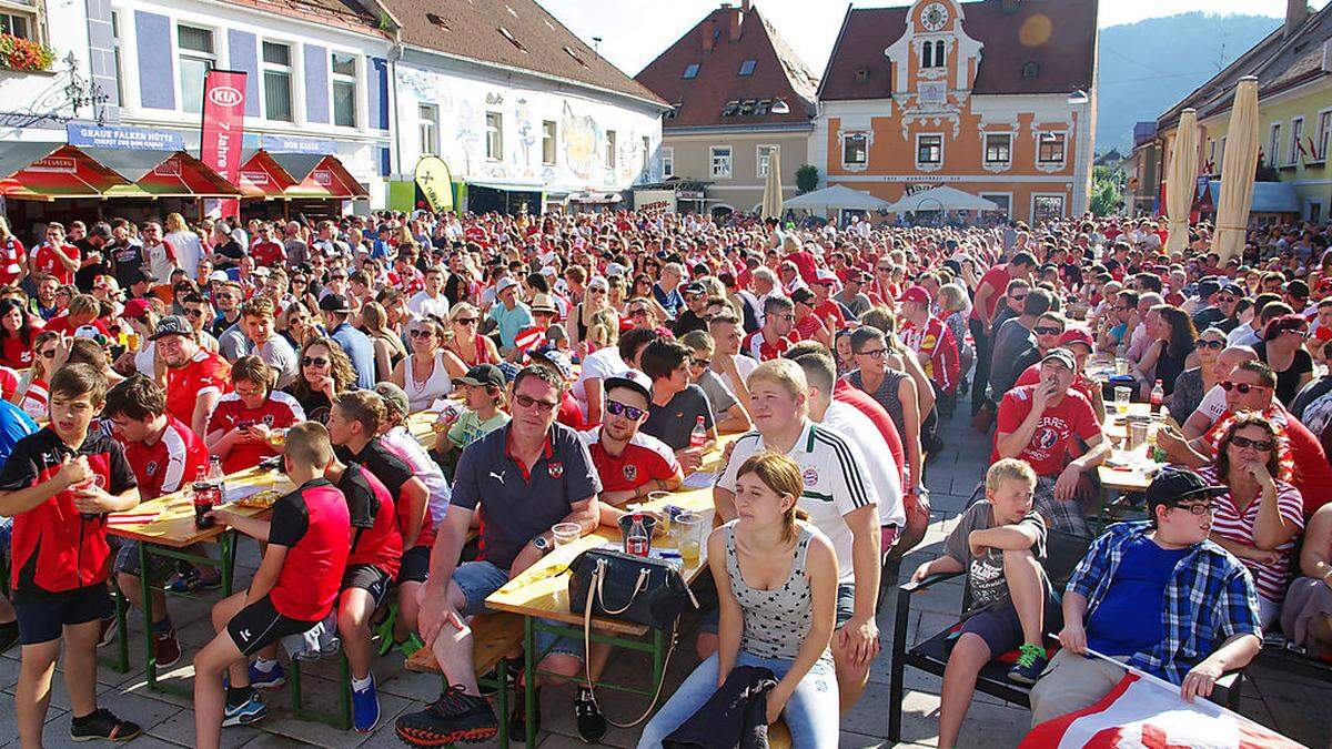 Die EM lockt nicht nur viele Fans zm Public Viewing, auch die Tipper sind gefordert