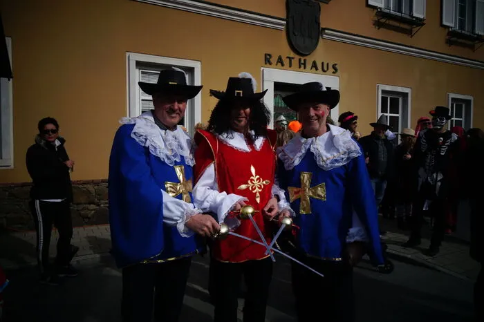 In das lustige Treiben mischten sich auch Bürgermeister Andreas Thürschweller, Vizebürgermeister Alfred Rauch und der zweite Vizebürgermeister Erich Heußerer.