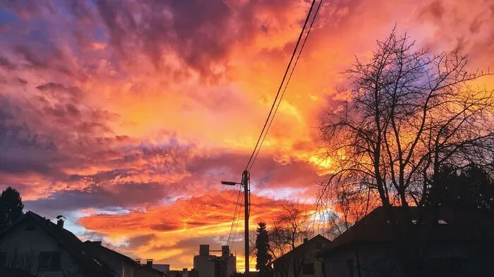 Ein prächtiges Schauspiel bietet derzeit der Himmel über Graz und Umgebung gleich zwei Mal täglich: bei...