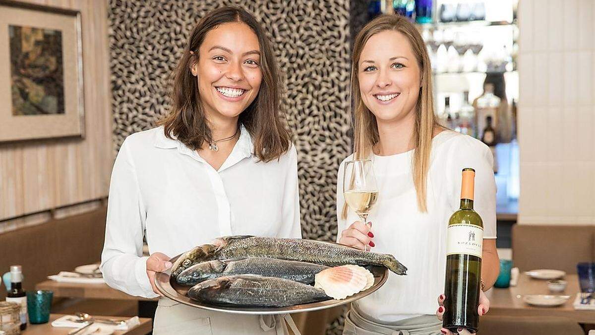 Yemi Rupp und Constanze Rath im neuen Extraraum im &quot;El Pescador&quot;