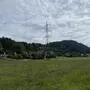 Die bestehenden 110-kV-Masten entlang der Jauntalleitung – wie hier in der Rudener Ortschaft Kleindiex – werden durch höhere Masten ersetzt
