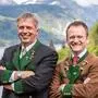 Narzissenfestvereinsobmann Rudolf Grill (l.) und Stellvertreter Siegfried Zink auf einem gemeinsamen Bild am Beginn ihrer Tätigkeit 2019