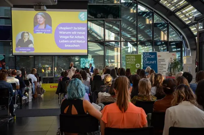 Live-Podcast beim Festival am Campus 02 in Graz am 28. September. 