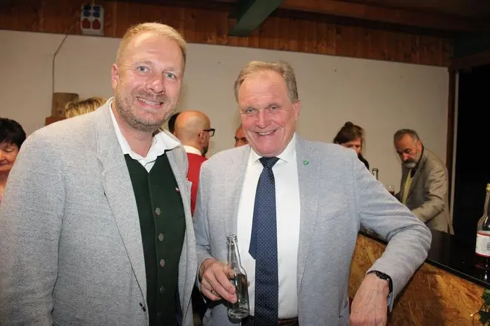 Unter den Gästen waren NAbg. Markus Leinfellner, Bürgermeister Erwin Dirnberger, die Vizebürgermeister Karin Herz und Werner Kaspar, WKO-Vizepräsident Andreas Herz, Bezirkskapellmeister Andreas Angerer, Vizebürgermeister Lukas Schlager aus Krottendorf-Gaisfeld und Blasmusikverband-Bezirksobmann Robert Sagmeister.