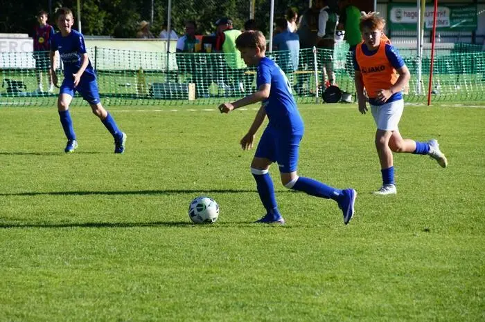 Gespielt wurde am Freitag auf sechs und am Samstag auf vier Spielfeldern im Josef-Leitner-Stadion.