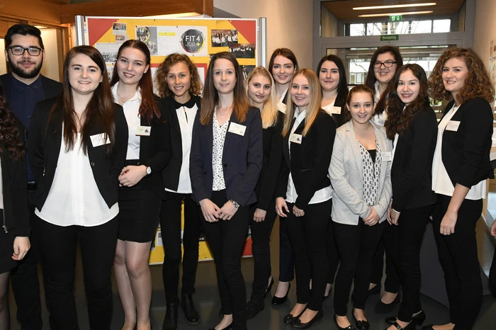 Das Team der HLW Spittal hatte sich für den heutigen Tag, mit dem gemeinsamen Frühstück mit den Oberkärntner Unternehmensvertretern, bestens vorbereitet.