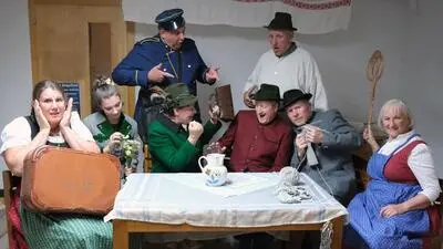 Theatergruppe Pack: „Wenn da Kuckuck zwoamol schreit“