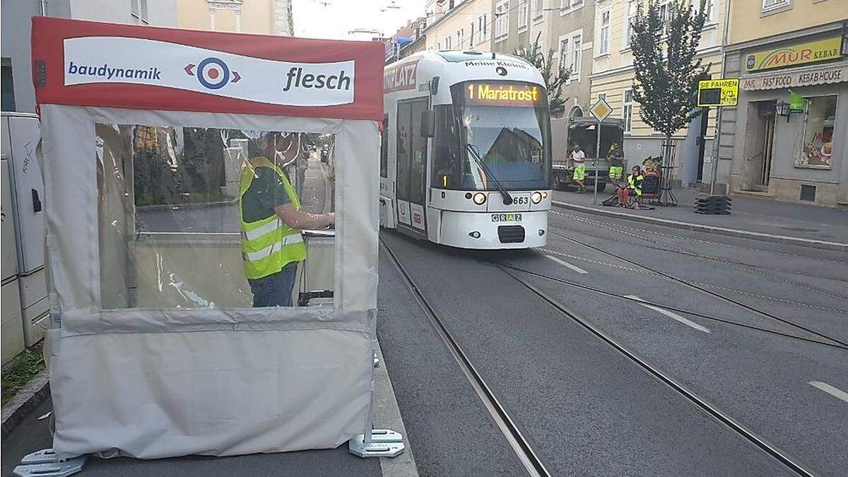 Neulich in der Leonhardstraße: Was steckt hinter diesem Standl?