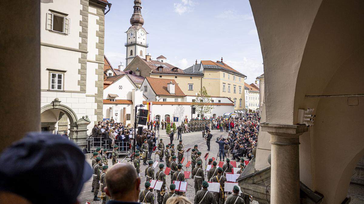 Im Landhaushof findet am 9. Oktober eine zusätzliche 10.-Oktober-Feier der Heimat- und Traditionsverbände statt. Und am 10. Oktober die offizielle Landesfeier