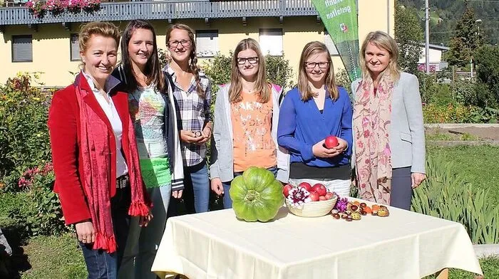 Projektbetreuerin Einhauer, Kammerlander, Weiler, Wurzer, Kircher und Fachvorständin Frank