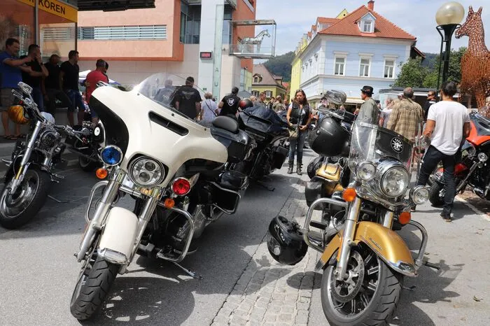 Rund zwei Stunden lang konnten die Kult-Bikes in der Innenstadt von Köflach bestaunt werden. 