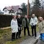Anrainer vor der Villa in Eggenberg, für die es bereits eine Abbruchbewilligung gibt
