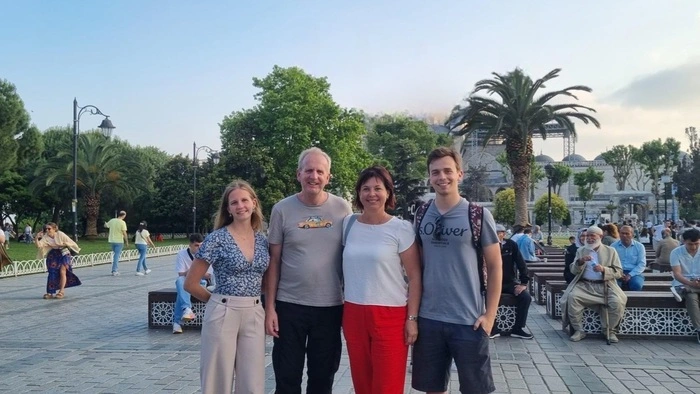 Sie engagieren sich. Klara, Herbert, Renate und Simon Höfler gründeten den Freizeitverein Eule, um Menschen zu vernetzen