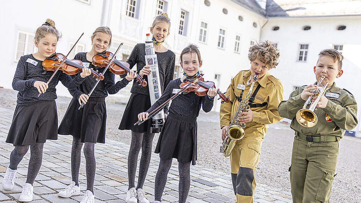 Six Modern Music Kids: Greta Fingerlos, Franziska Florian, Carina Wegscheider, Sophia Schnabel, Jonathan Fingerlos und Simon Pleschberger