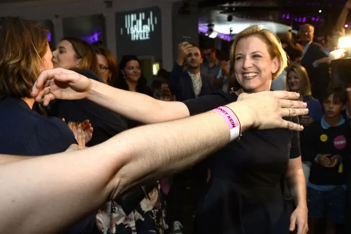 Dementsprechend groß war der Jubel bei der pinken Wahlparty.