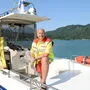 Um bei einem Notfall schnell helfen zu können, überwacht Kurt Smolle auf dem Boot den Klopeiner See 