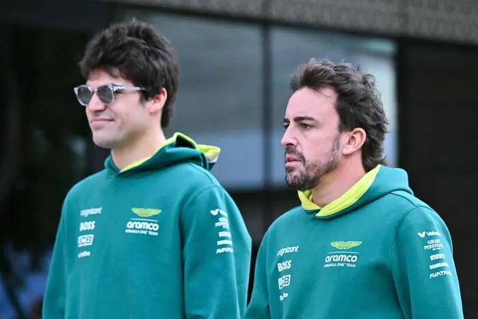 Fahrer: Lance Stroll und Fernando Alonso.
Teamchef: Andy Cowell