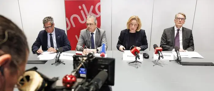 Meint die Regierung das wirklich ernst? uniko-Chefin Brigitte Hütter mit den Rektoren Jens Schneider (TU Wien), Peter Riedler (Uni Graz) und Sebastian Schütze (Uni Wien, v.l.)