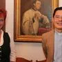 Vikar Anton Luu mit Karin Hirschmugl, Vorsitzende des Pfarrgemeinderates