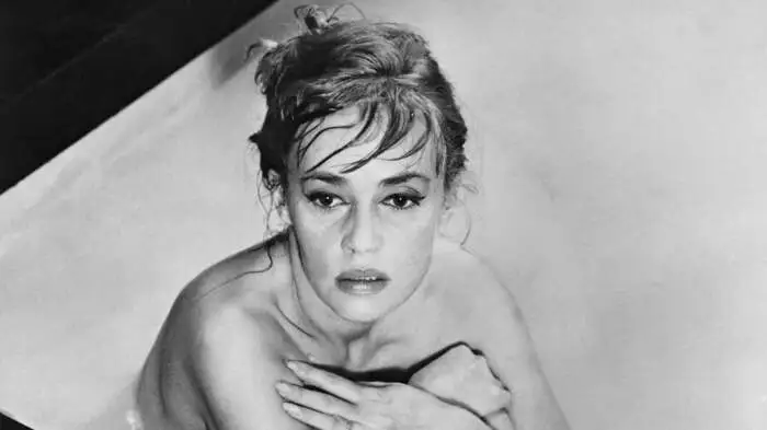 Liebeshungrig, rachsüchtig, unnahbar und verletzlich - Jeanne Moreau wusste jedes Register zu ziehen und überraschte immer wieder mit ihrer Verwandlungsfähigkeit. Und sie wird fehlen: Die Grande Dame des französischen Films verstarb im Alter von 89 Jahren in Paris. (Hier im Bild: Moreau im Film "Eva").