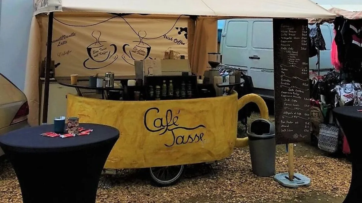 Die „Café Tasse“ befindet sich schräg gegenüber der Marktkanzlei am Krämermarkt