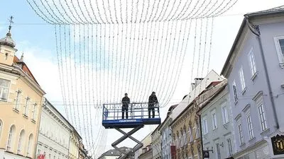 Die Weihnachtsbeleuchtung schluckt einen Teil des Marketingbudgets.