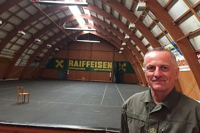In Gratkorn steht die einzige heereseigene Sporthalle im Großraum Graz. Sie wird um rund eine Million Euro saniert. Auch bei den Sanitäranlagen der Kaserne gibt es Verbesserungen.