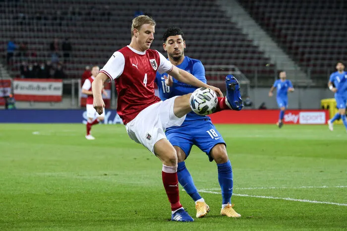 Martin Hinteregger: 3 Der Frankfurt-Legionär wurde in der Defensive nicht gefordert. Offensiv versuchte er es einmal mit einem Weitschuss. Im Aufbauspiel wechselten sich ge- und misslungene Pässe ab.
