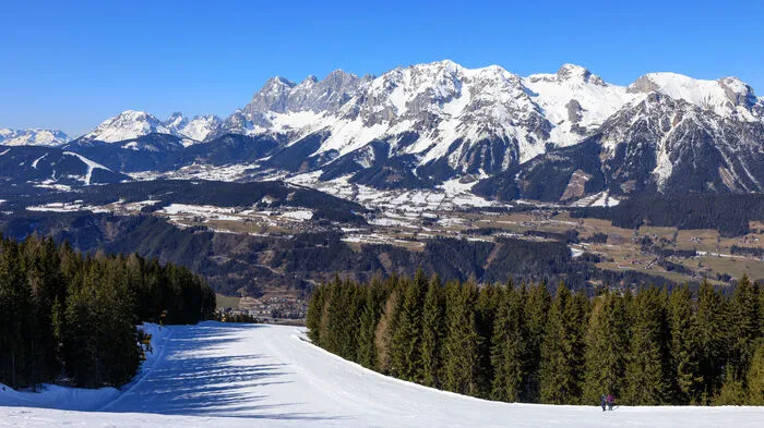 Aufgrund des Coronavirus stellte das Land Steiermark den Skibetrieb auf der Planai am 15. März ein.