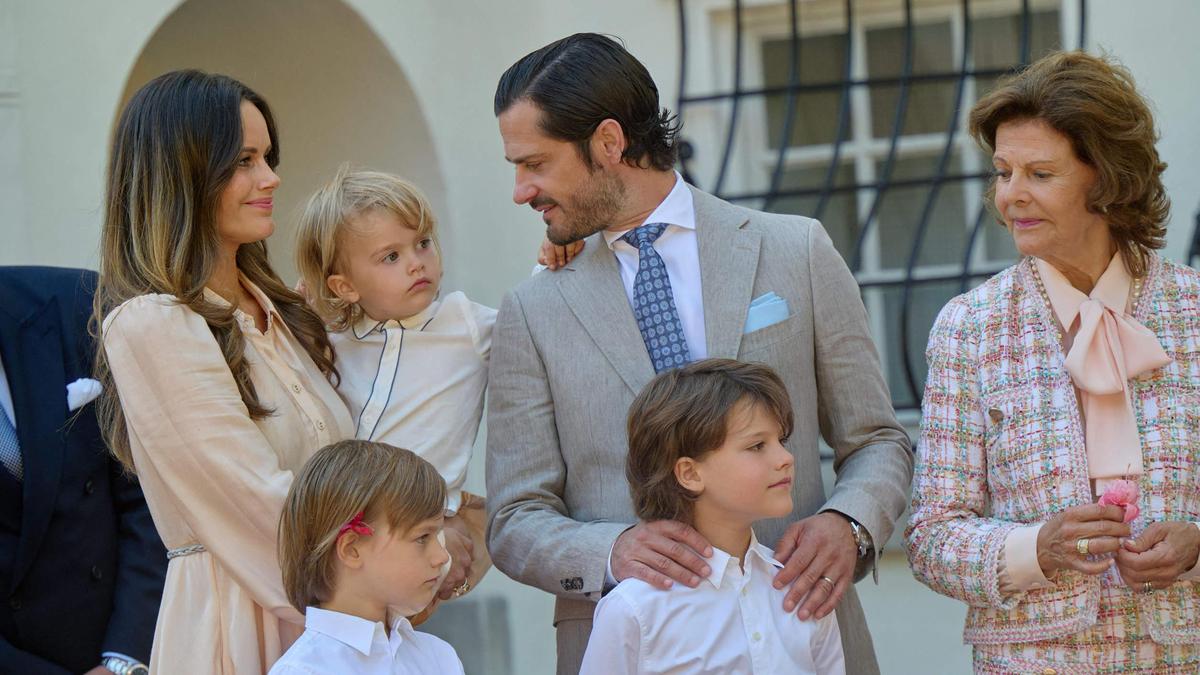 Bald zu sechst: Prinz Carl Philip und Prinzessin Sophia mit ihren Söhnen, Prinz Alexander, Prinz Julian und Prinz Gabriel