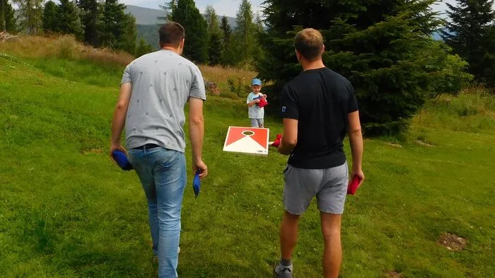 Am Samstag lud die Wirtefamilie der Herzl Hütte rund um Gabi und Helmut Martin zum ersten Kinderfest auf die Hochrindl.