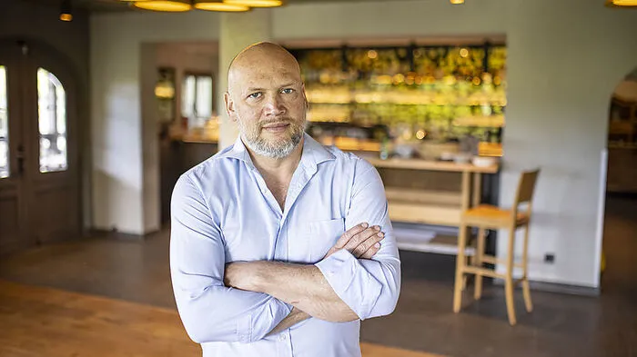Thomas Kropfitsch geht mit einem lachenden und einem weinenden Auge. Er hat bereits Ideen für ein neues Projekt. Den Wispelhof in der Feldkirchner Straße in Klagenfurt lässt er hinter sich...