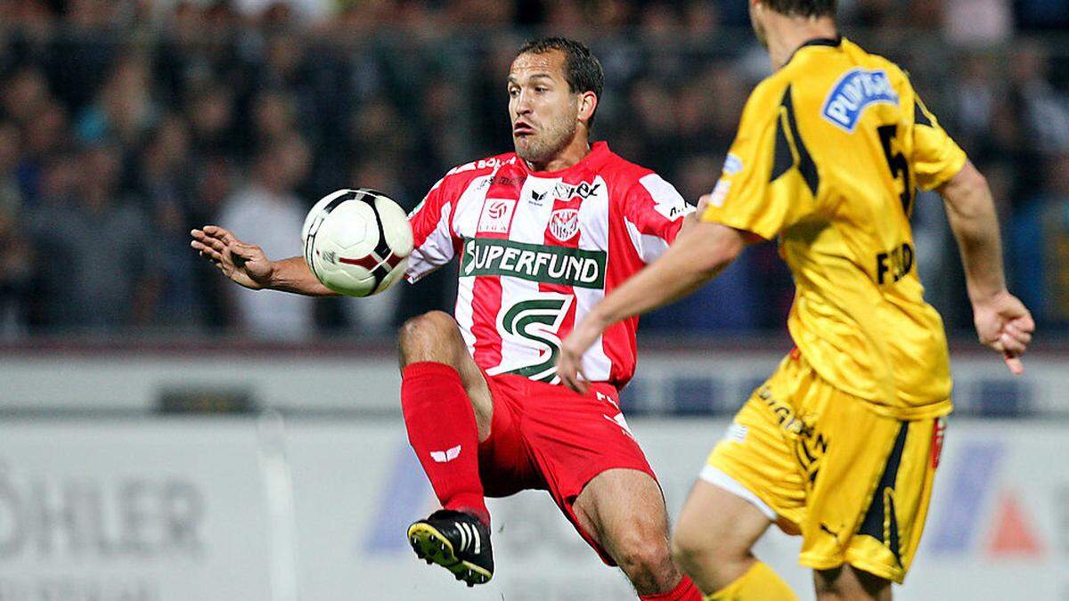 Herbert &quot;Mucki&quot; Wieger 2008 im Derby gegen den SK Sturm