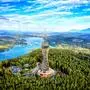 Für viele das Wahrzeichen Kärntens: der Aussichtsturm auf dem Pyramidenkogel